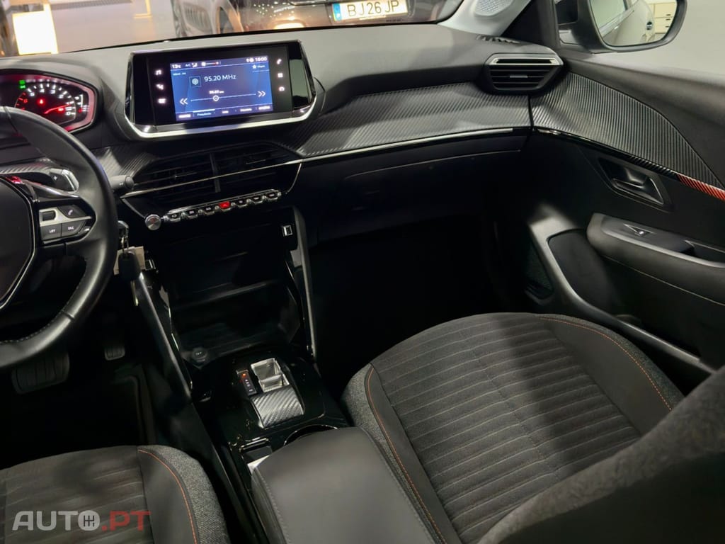 Peugeot 208 1.2 PureTech Active Pack EAT8