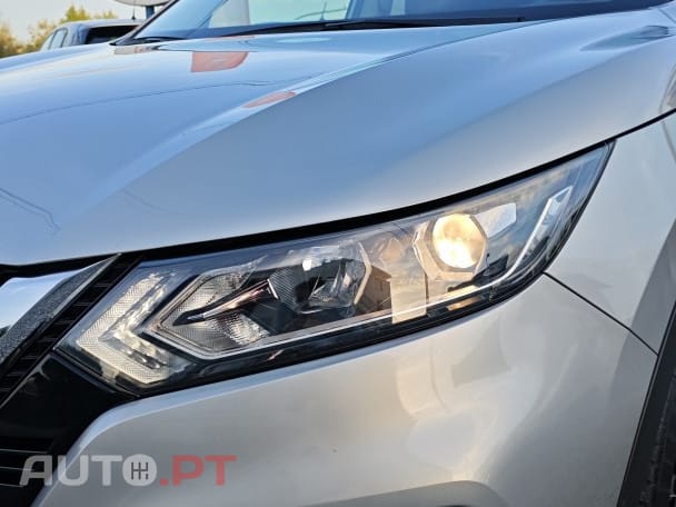 Nissan Qashqai 1.5 dCi N-Connecta 18
