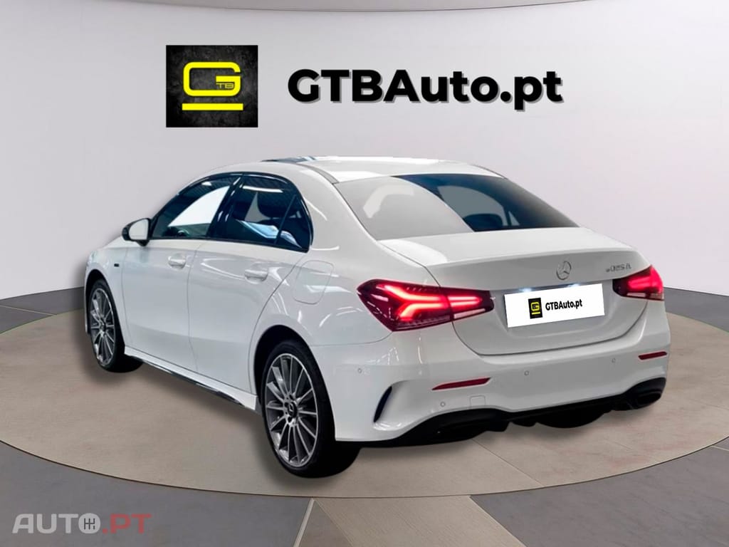 Mercedes-Benz A 250 I.V.A DEDUTIVEL e AMG
