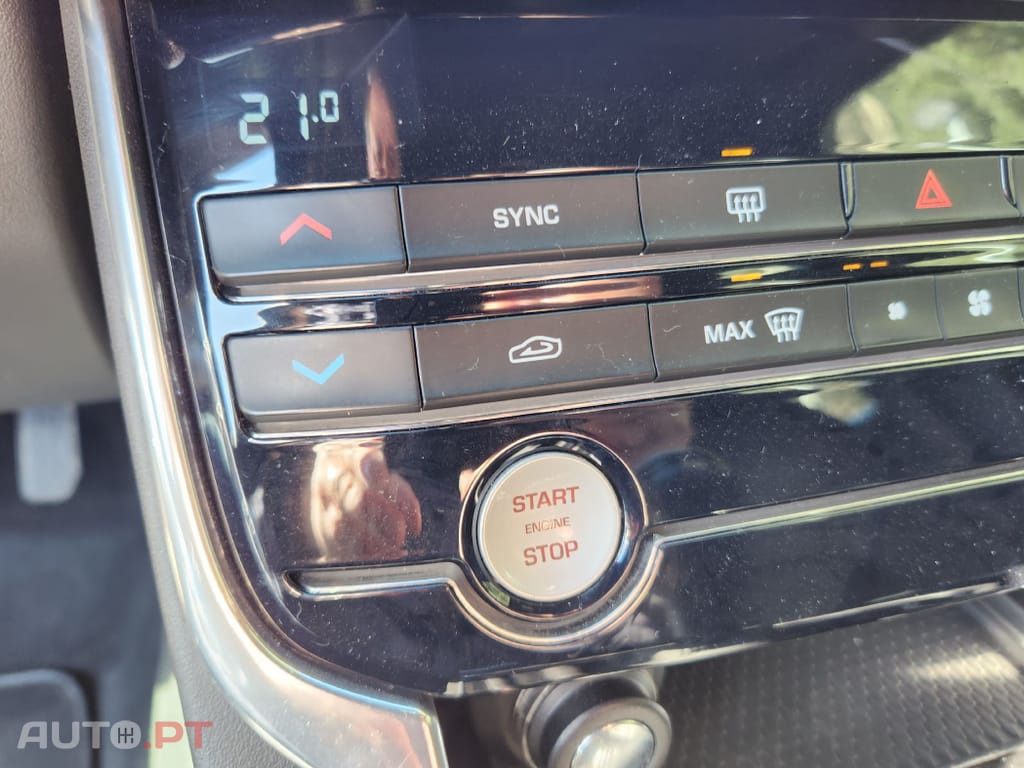 Jaguar XE 2.0 D R-Sport