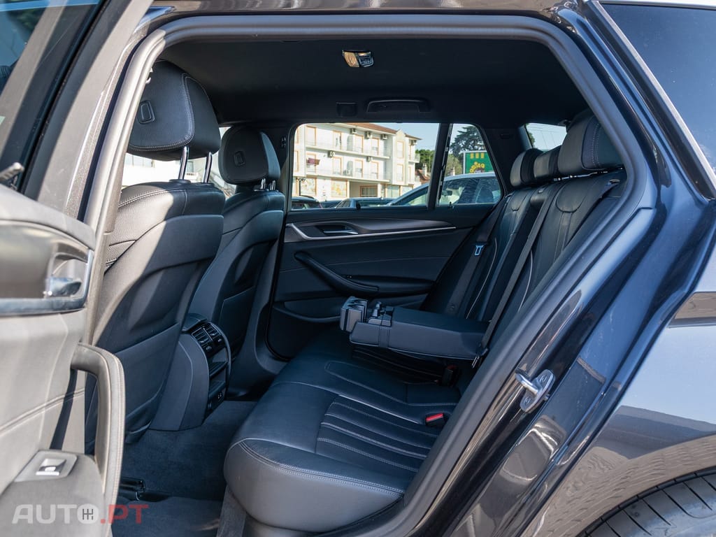 BMW 530 e Pack Desportivo M