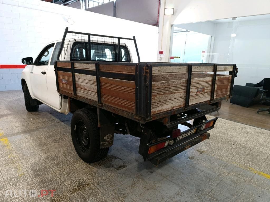 Toyota Hilux 2.4 D-4D 2WD CD