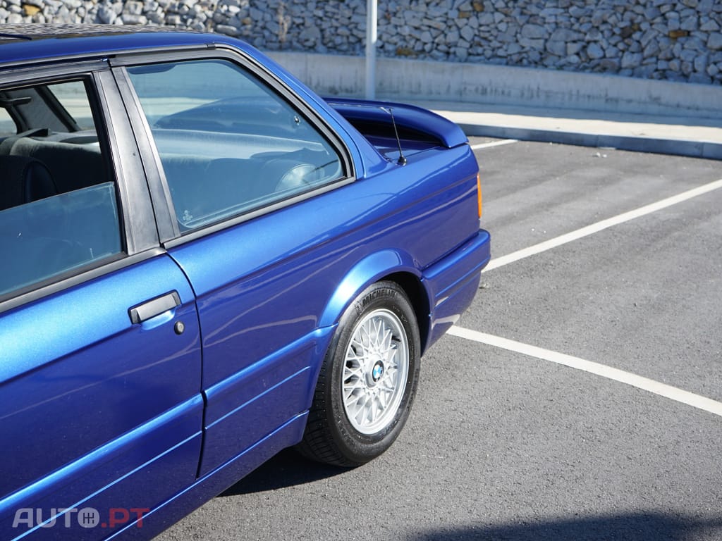 BMW 320 iS