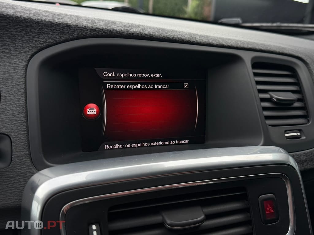 Volvo V60 2.0 D2 R-Design