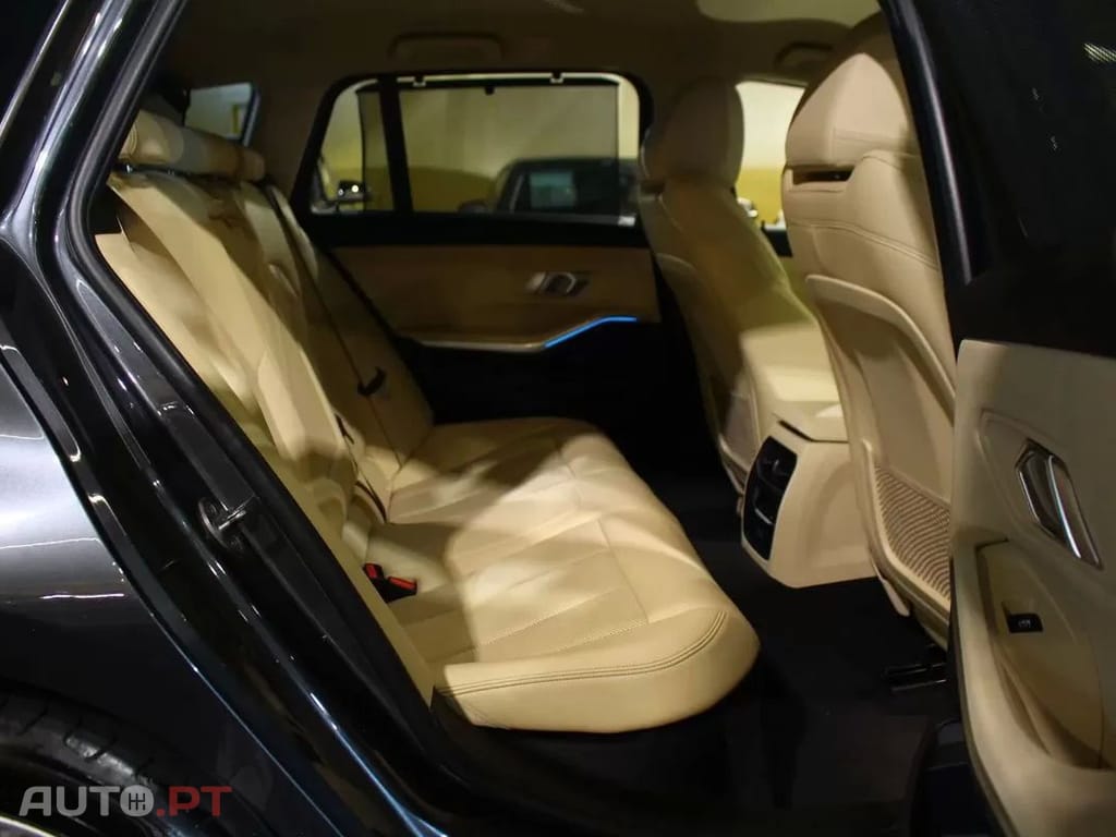 BMW 320 e Line Luxury Auto
