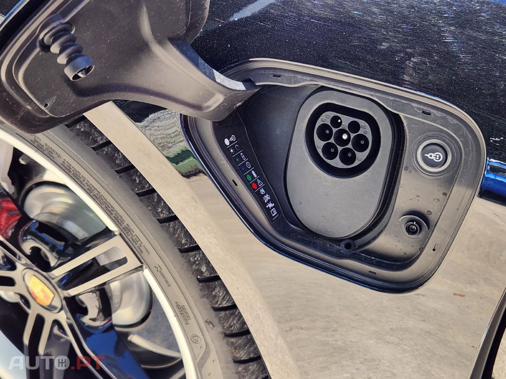 Porsche Taycan 4S bateria Performance Plus
