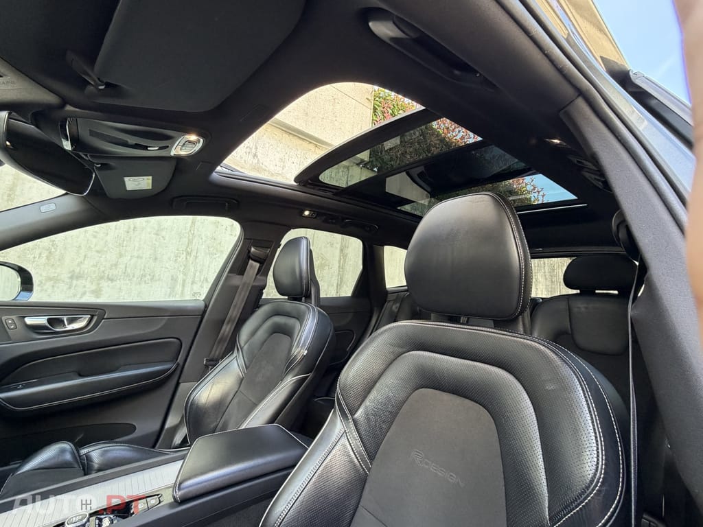 Volvo XC60 2.0 T8 PHEV R-Design AWD