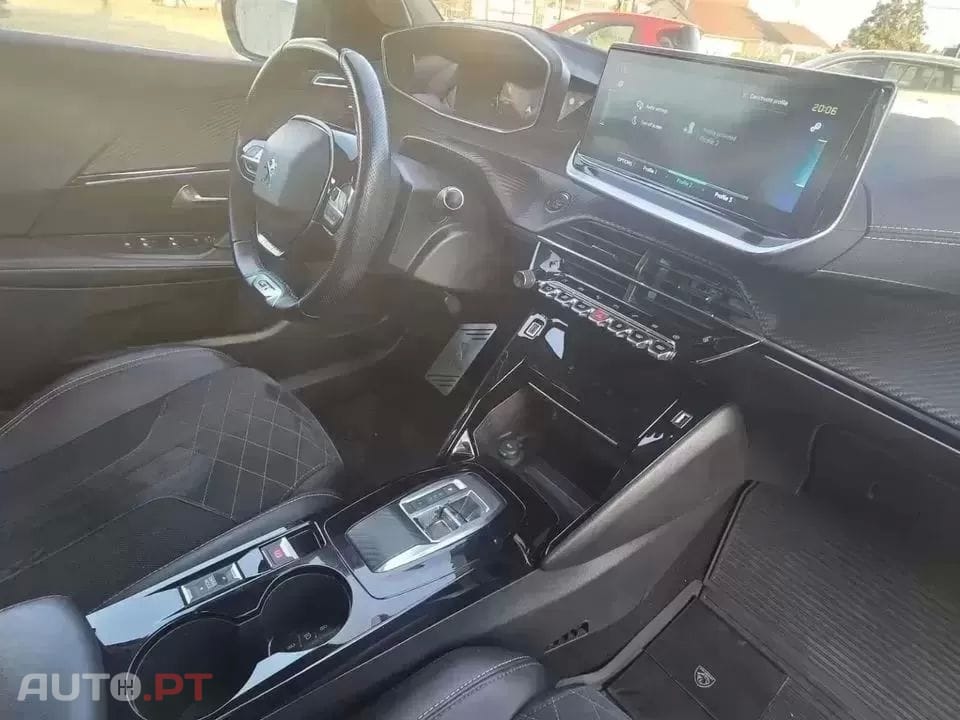 Peugeot E-2008 GT Pack