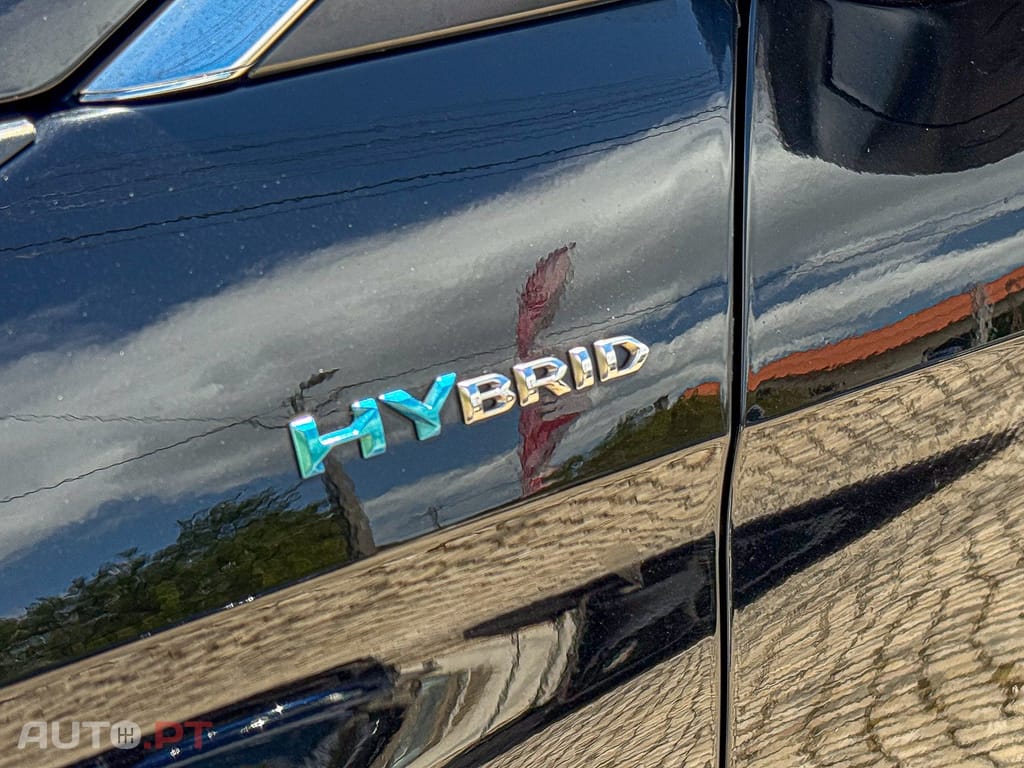 Peugeot 3008 1.6 Hybrid Allure e-EAT8