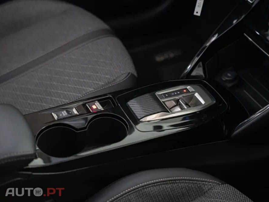 Peugeot 208 1.2 Hybrid Allure e-DCS6
