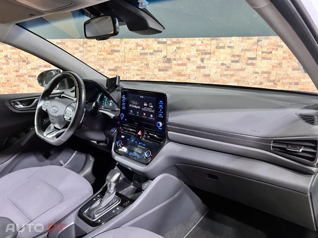 Hyundai IONIQ 1.6 GDI PHEV — fotografia 13