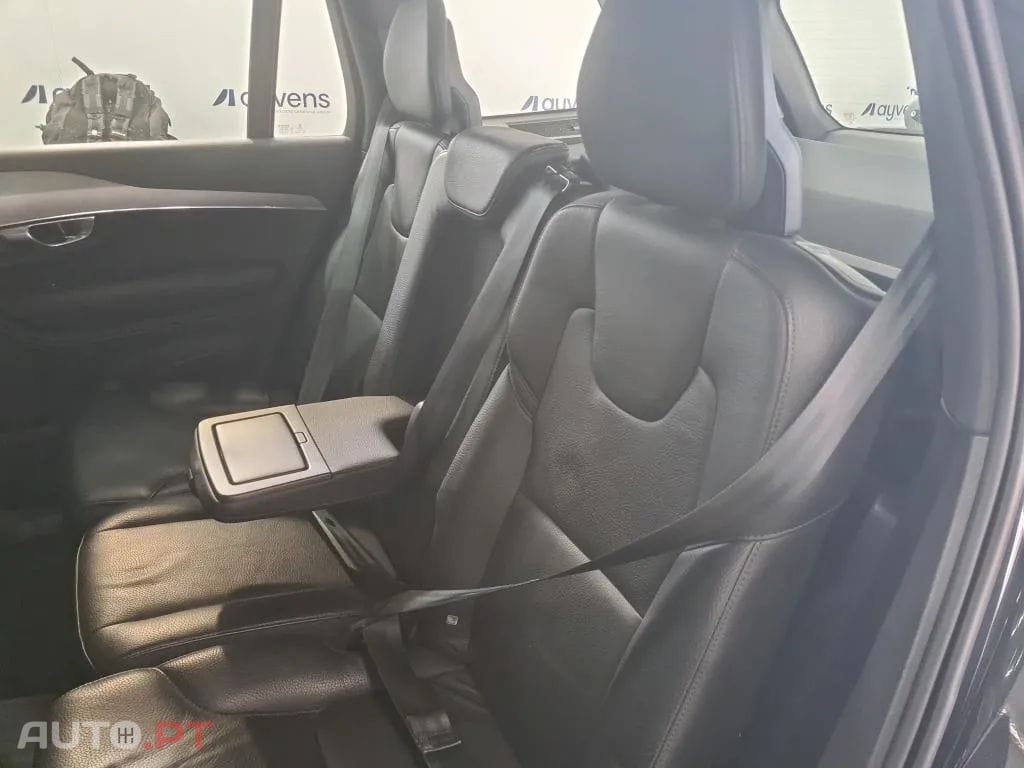 Volvo XC90 2.0 T8 PHEV Momentum Plus AWD