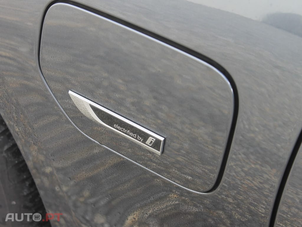 BMW 320 e Line Sport Auto