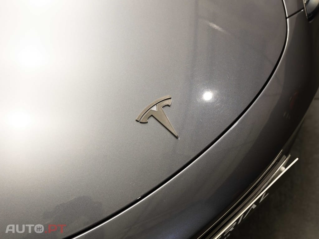 Tesla Model 3 Long-Range Dual Motor AWD