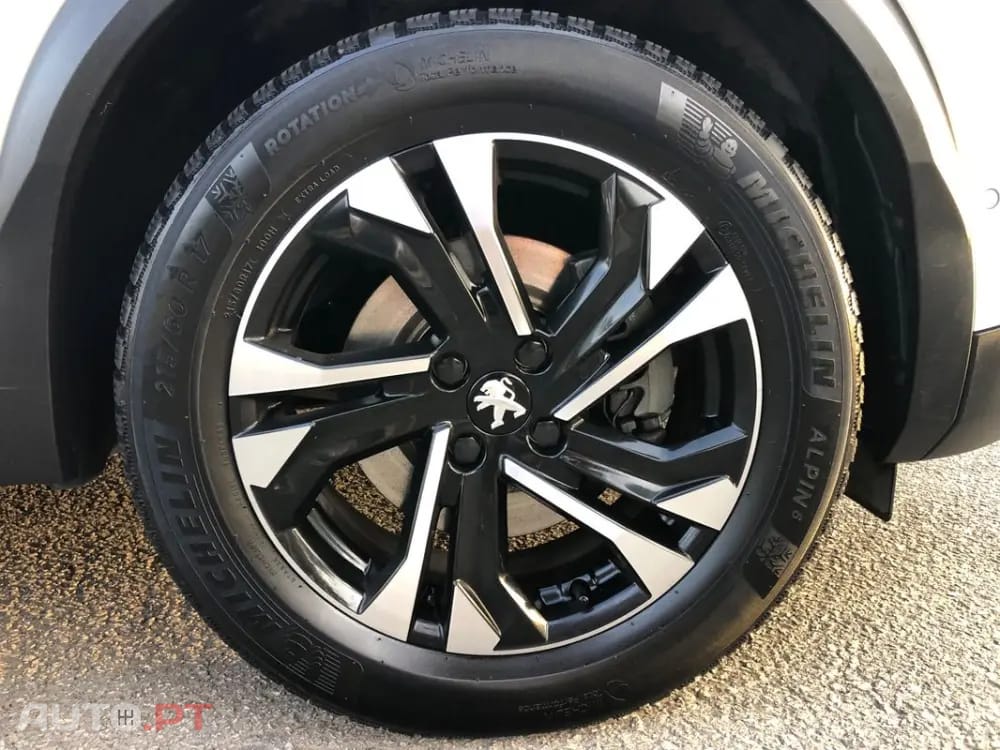 Peugeot E-2008 GT+