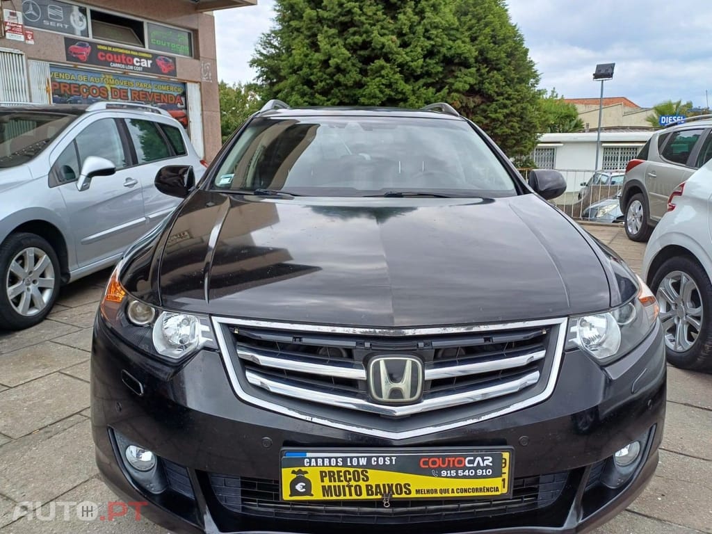 Honda Accord Tourer 2.2 i-DTEC Executive Top — fotografia 2