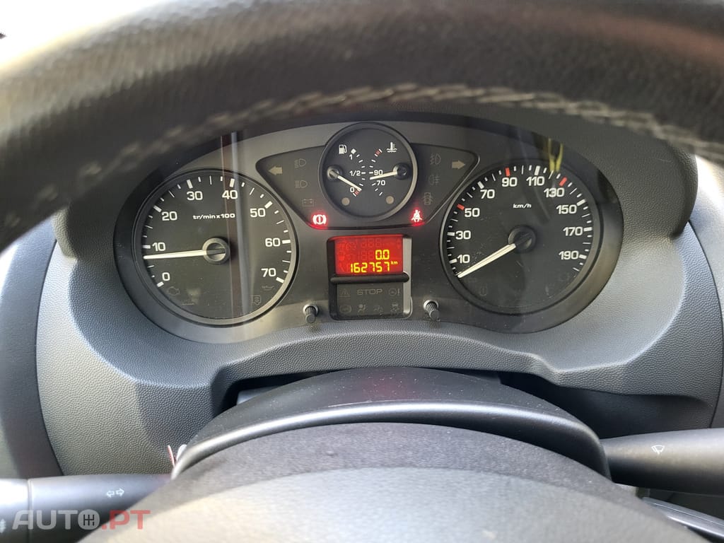 Peugeot Expert 2.0 HDi L2H1 Semi-Vidrado