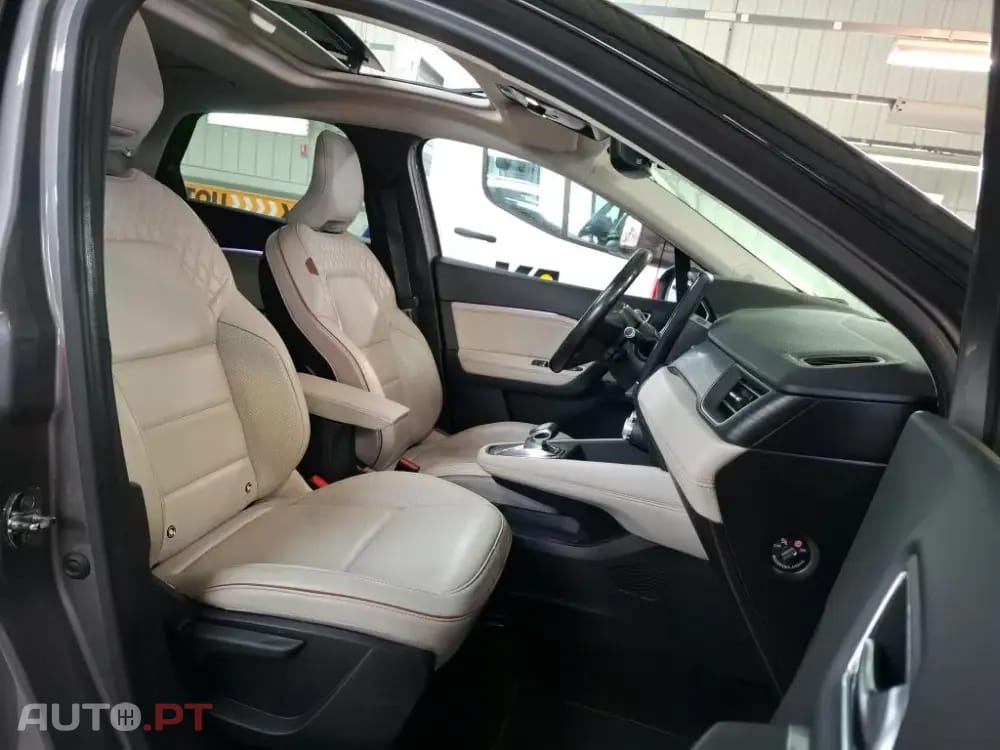 Renault Captur 1.6 E-Tech Plug-In Initiale Paris