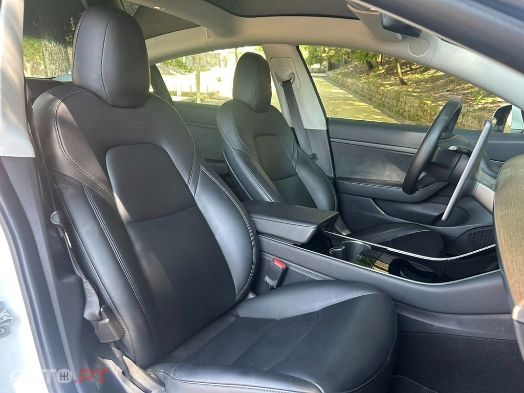 Tesla Model 3 SR Plus