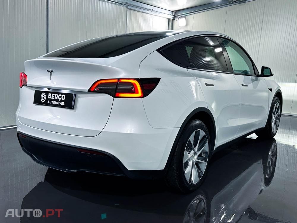 Tesla Model Y Standard