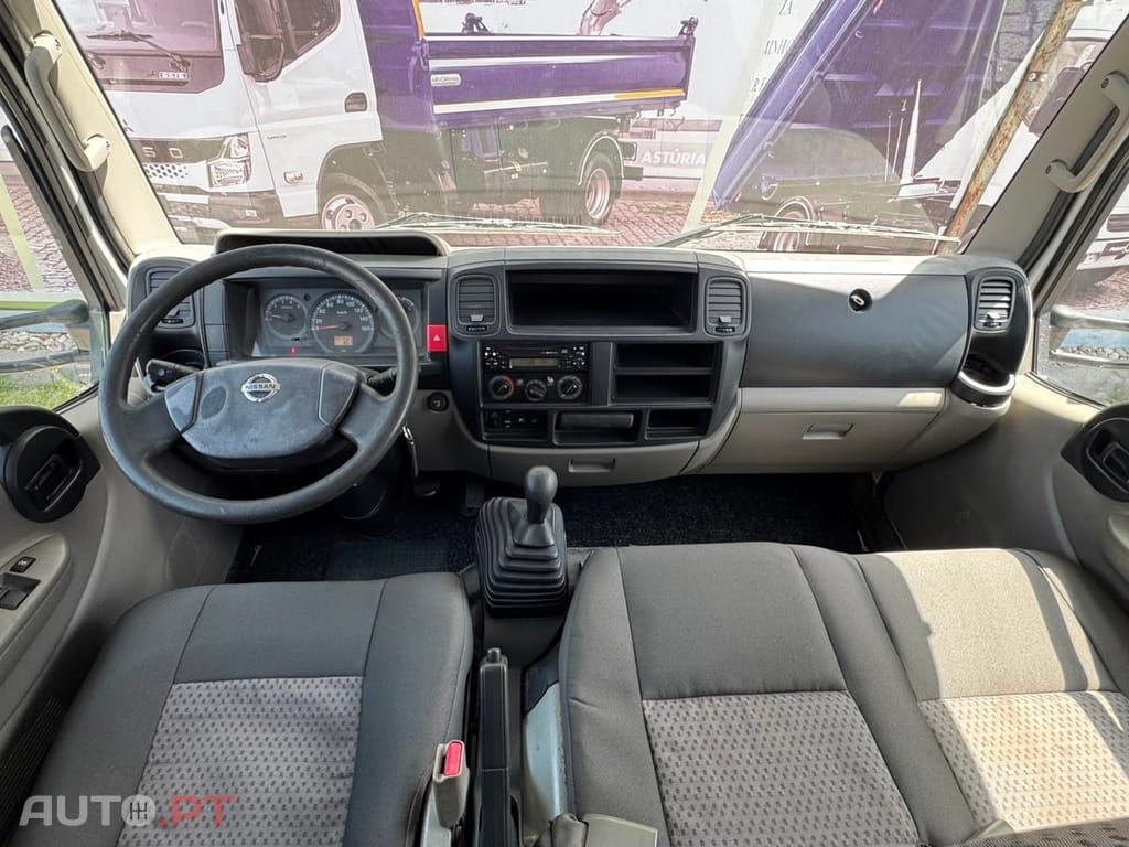 Nissan Cabstar 9 LUGARES + CAIXA ABERTA