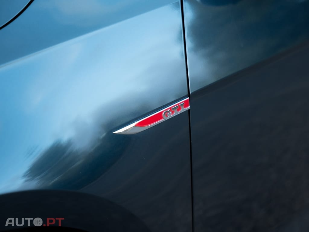 Volkswagen Golf 2.0 TSI GTI