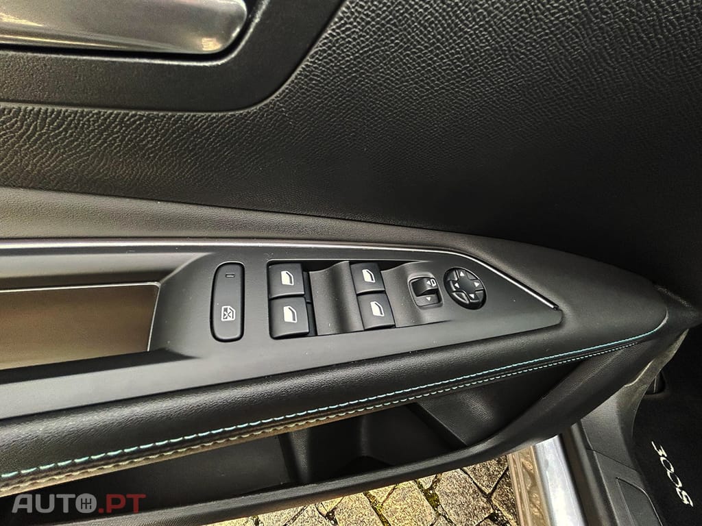 Peugeot 3008 1.6 Hybrid4 Allure Pack e-EAT8