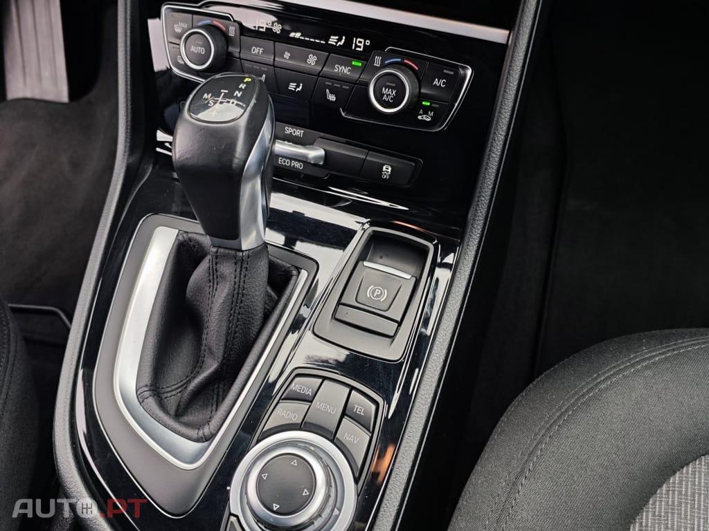 BMW 218 i Auto