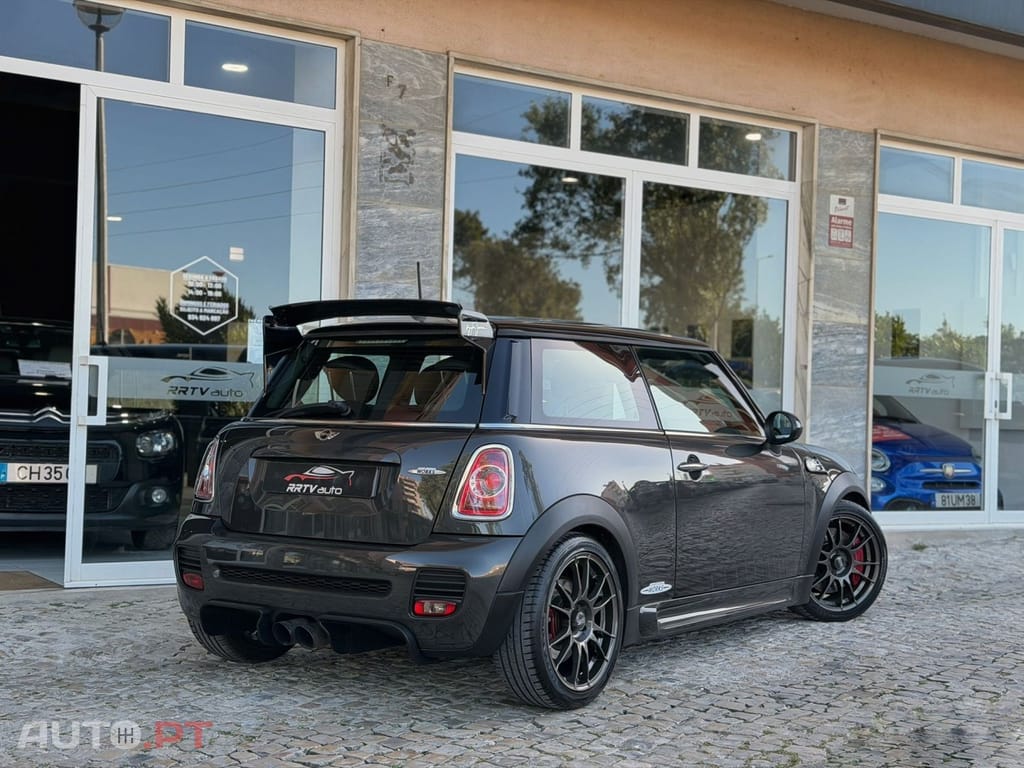 MINI Cooper John Cooper Works