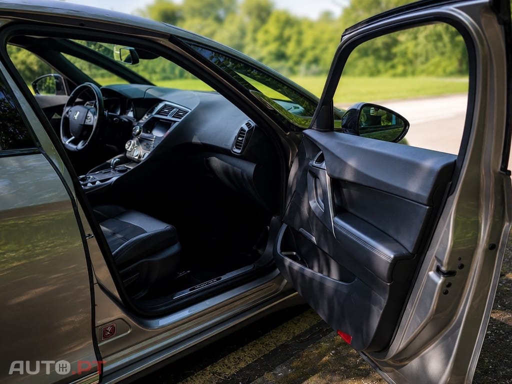 DS DS5 2.0 Hybrid4 Sport Chic