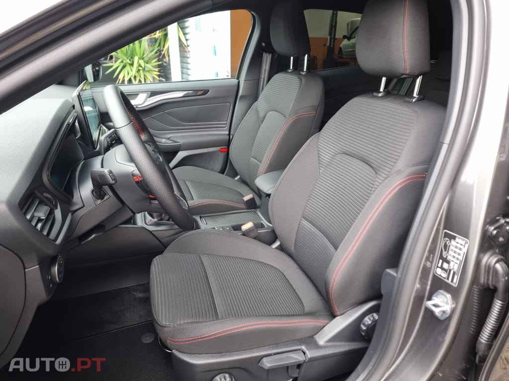 Ford Focus 1.0 EcoBoost MHEV ST-Line