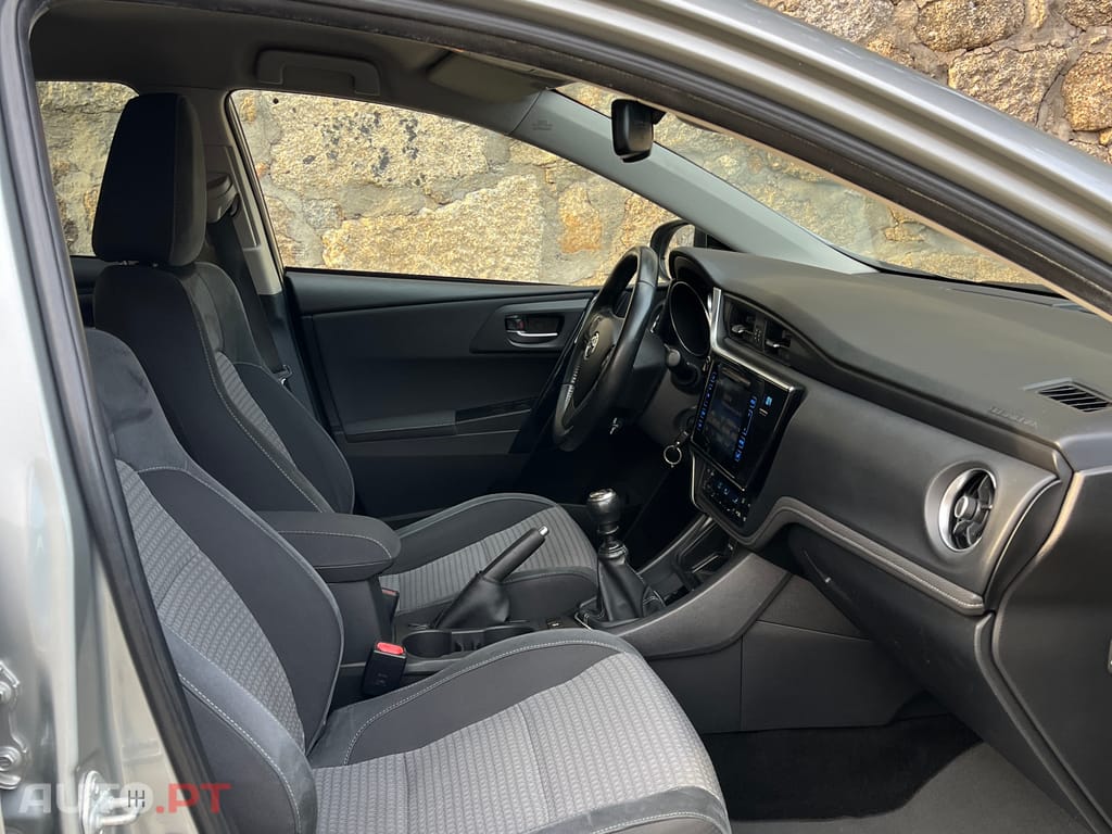 Toyota Auris Touring Sports 1,4 D-4D