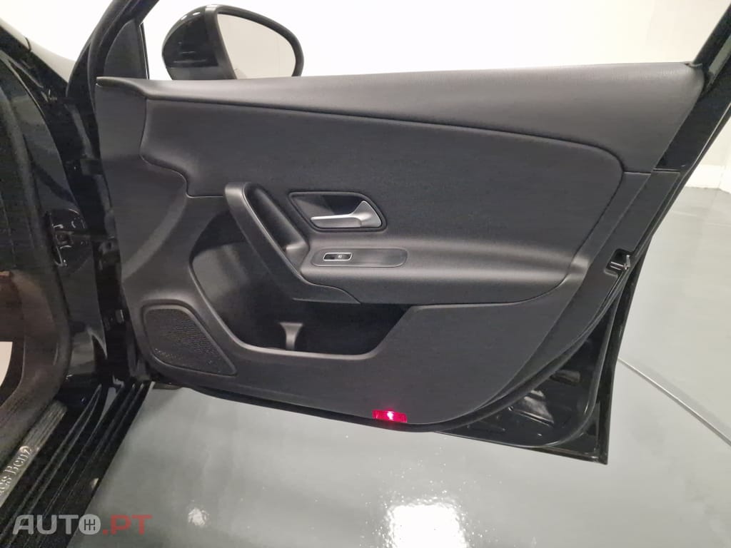 Mercedes-Benz A 250 E STYLE PLUS Hibrido Plug-In