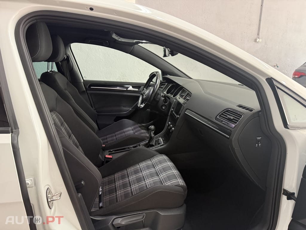 Volkswagen Golf 2.0 TDi GTD