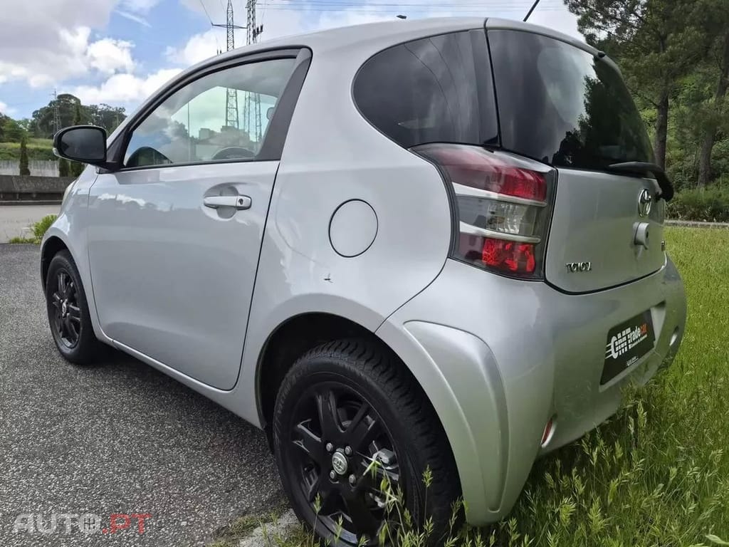 Toyota iQ 1.0 VVT-i Essential+AC