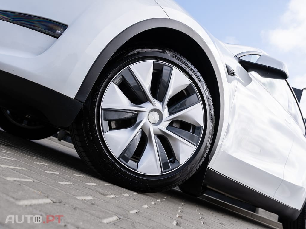 Tesla Model Y Long Range Dual Motor AWD