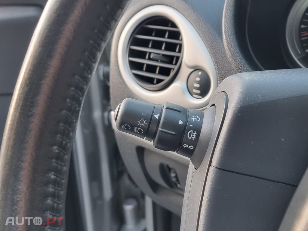 Renault Clio 1.2 16V Confort