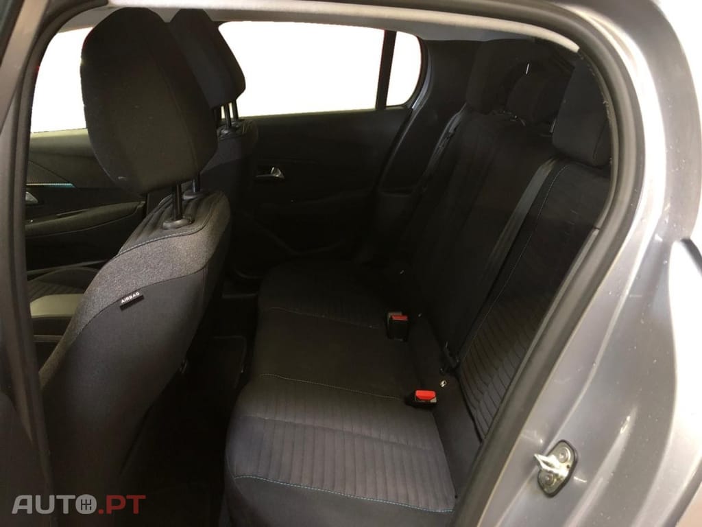 Peugeot E-208 50 kWh Style