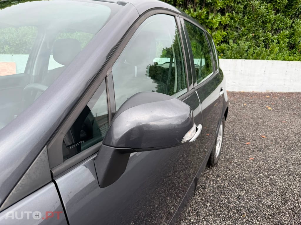 Renault Scénic 1.9 dCi FAP Dynamique