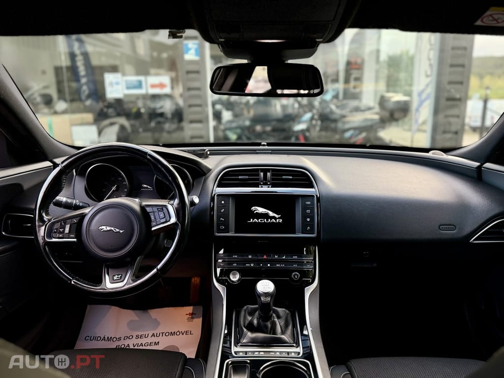 Jaguar XE 2.0 D R-Sport