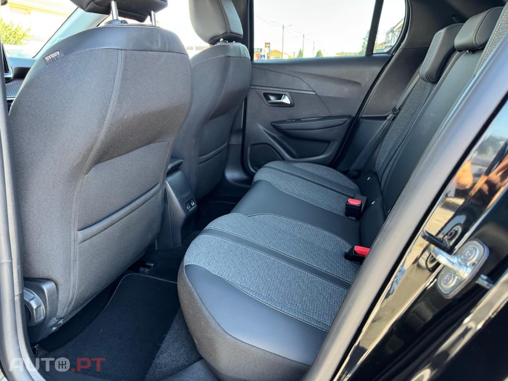 Peugeot 208 1.2 Hybrid Allure e-DCS6