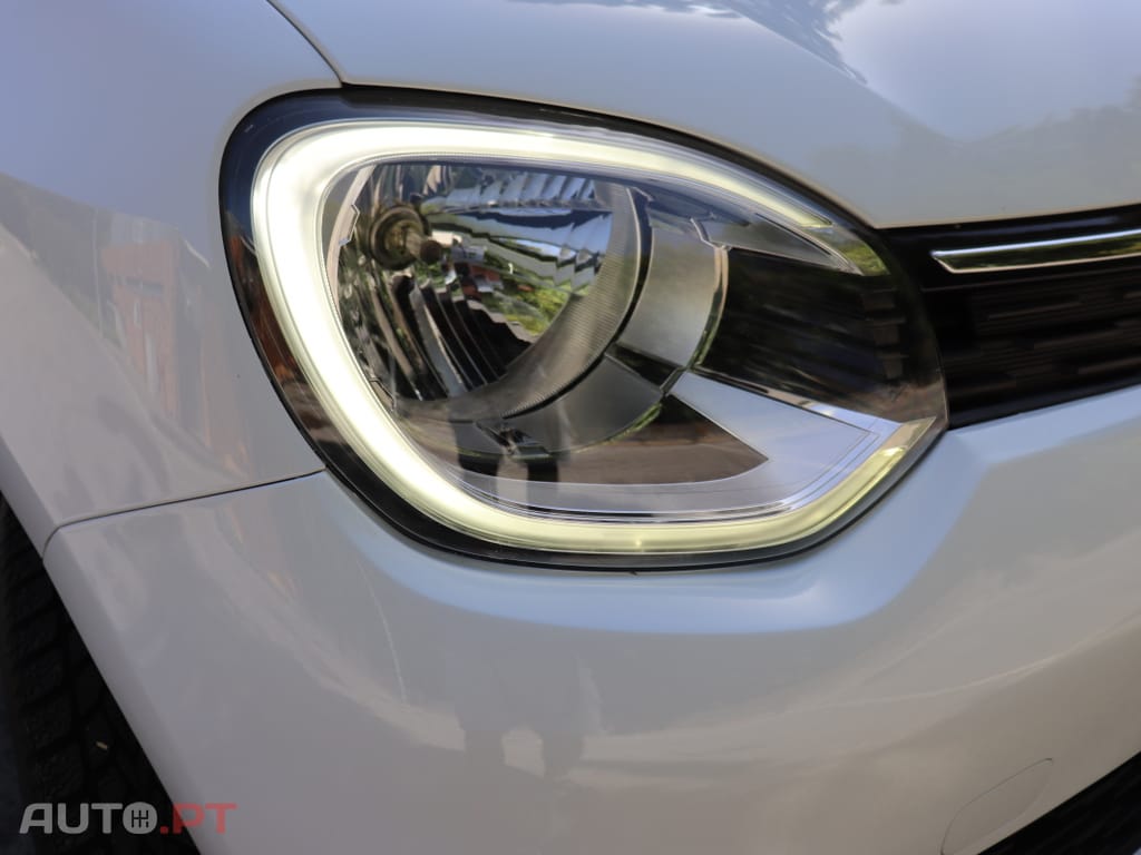 Renault Twingo 1.0 Zen - Black & White