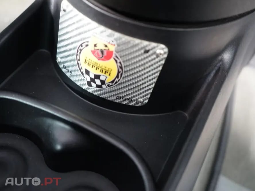 Abarth 695 Outro