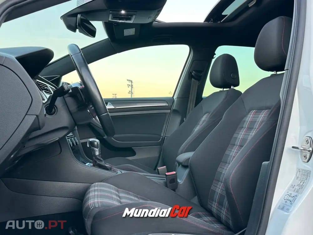 Volkswagen Golf 2.0 TSI GTI DSG Performance