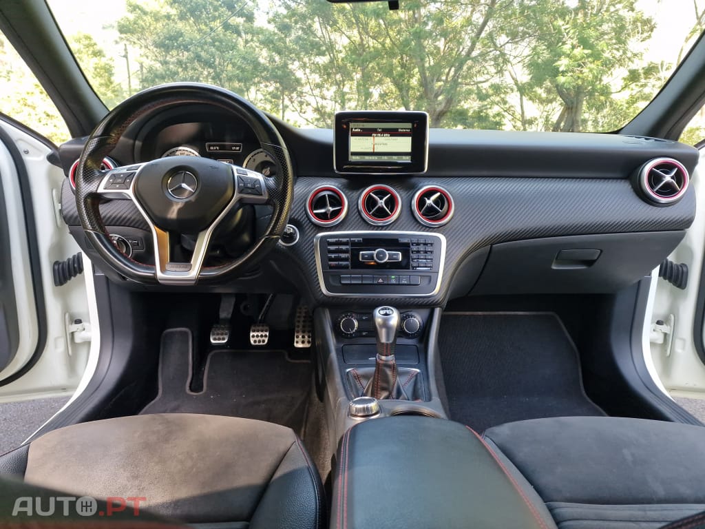 Mercedes-Benz A 180 d AMG Line