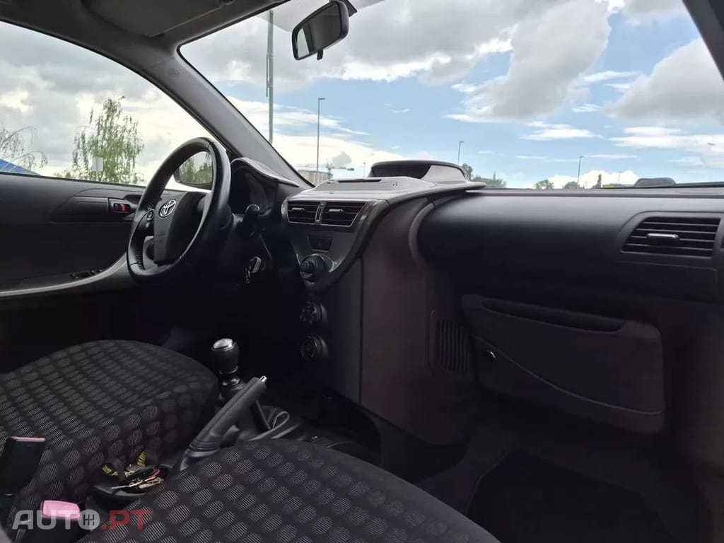 Toyota iQ 1.0 VVT-i Essential+AC