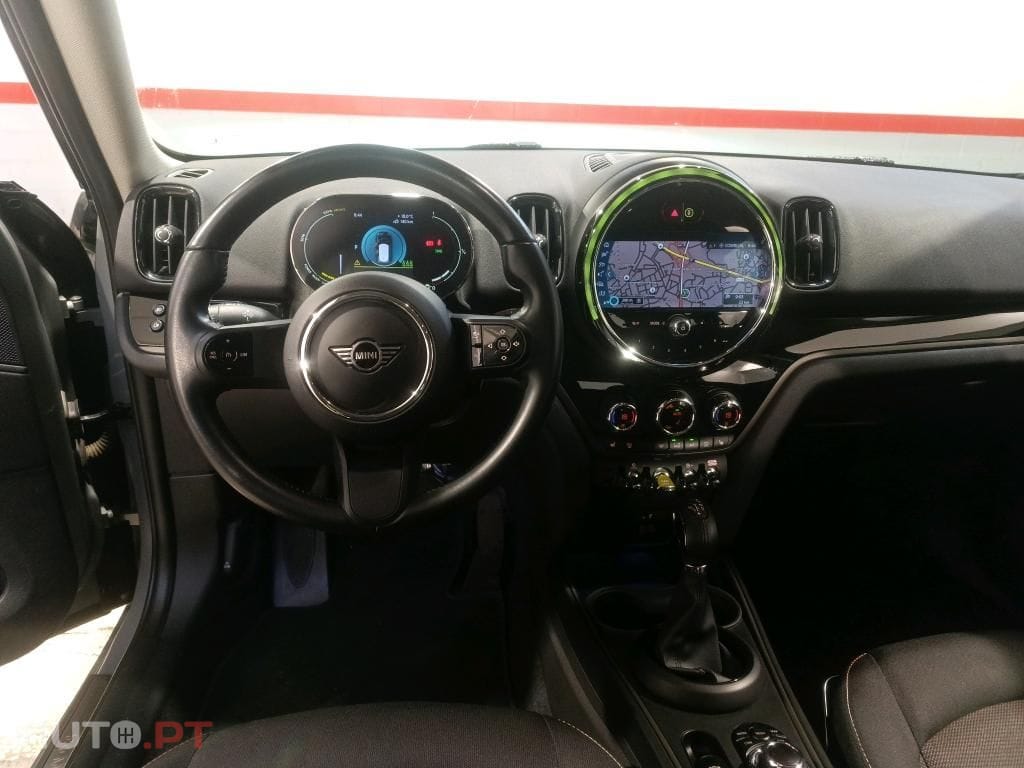 MINI Countryman Cooper SE Premium Essential Auto