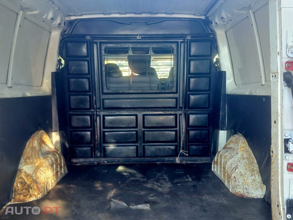 Citroen Jumpy 2.0 HDi L2H1 Semi-Vidrada