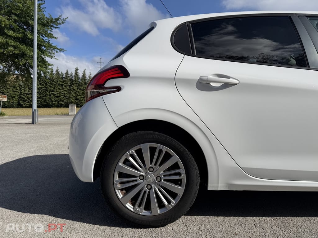 Peugeot 208 1.6 e-HDi Active