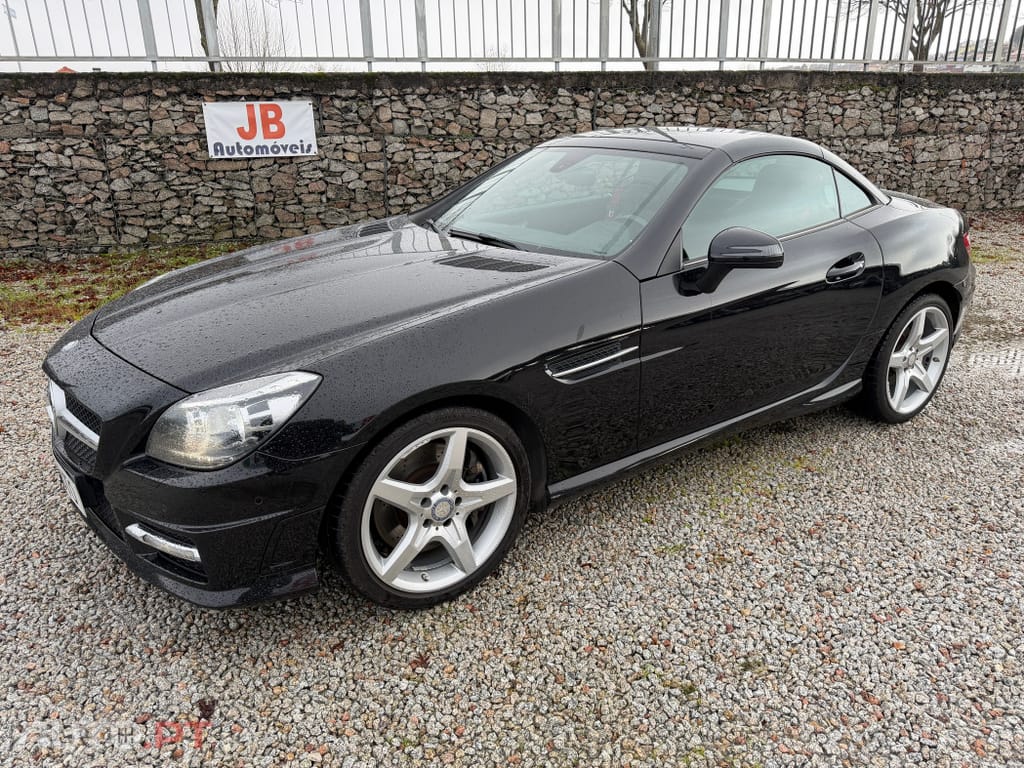 Mercedes-Benz SLK 200 Outro